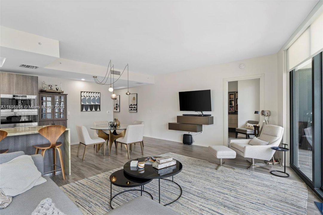 最近租的: $9,350 (3 贝兹, 4 浴室, 1613 平方英尺)