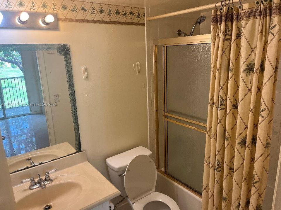 For Rent: $1,500 (1 beds, 1 baths, 811 Square Feet)