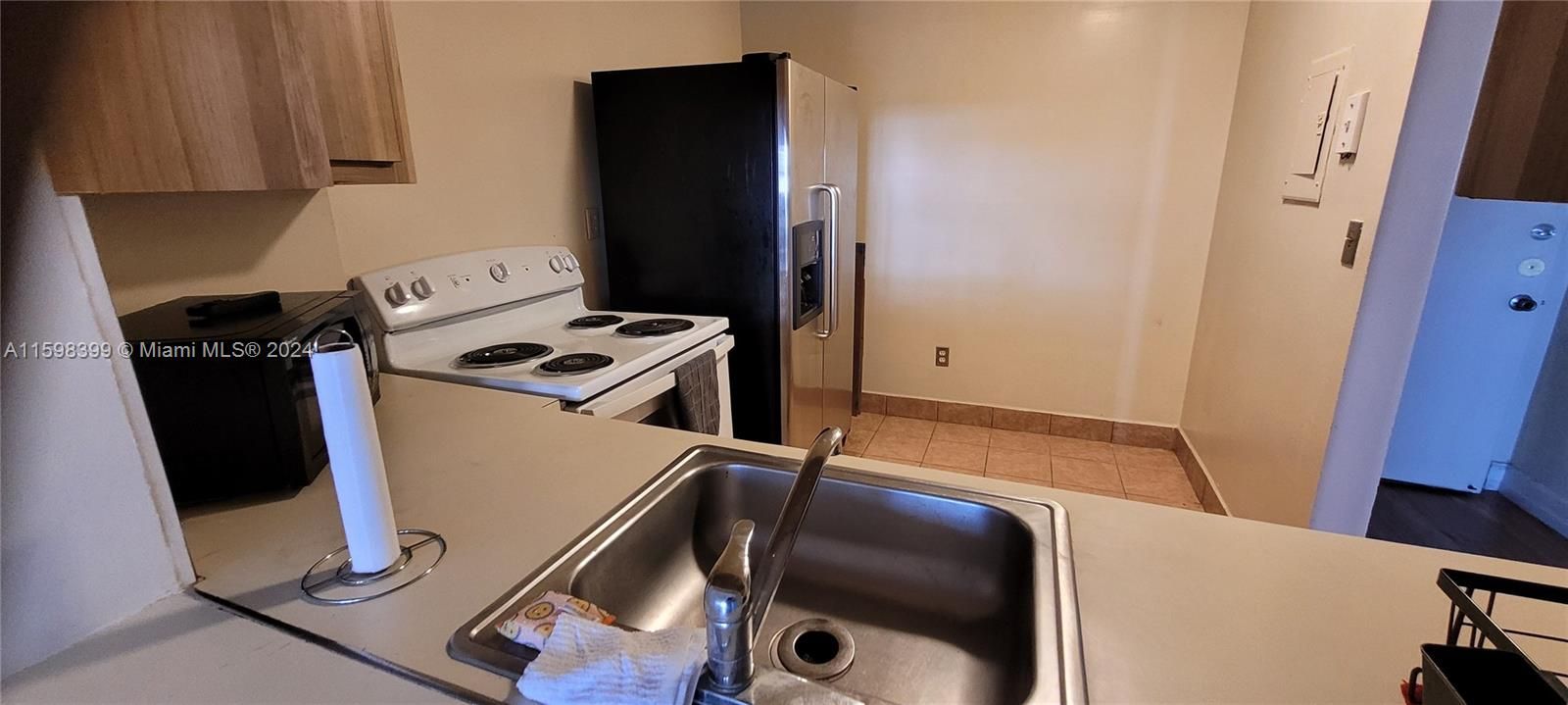 Recently Rented: $1,700 (1 beds, 1 baths, 1100 Square Feet)