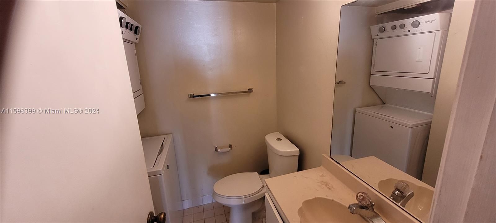 Active With Contract: $1,700 (1 beds, 1 baths, 1100 Square Feet)