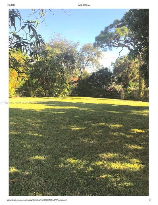 En Venta: $2,000,000 (0.56 acres)