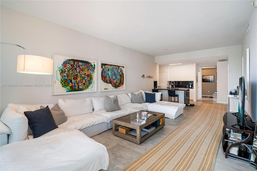 For Sale: $2,290,000 (2 beds, 2 baths, 1381 Square Feet)