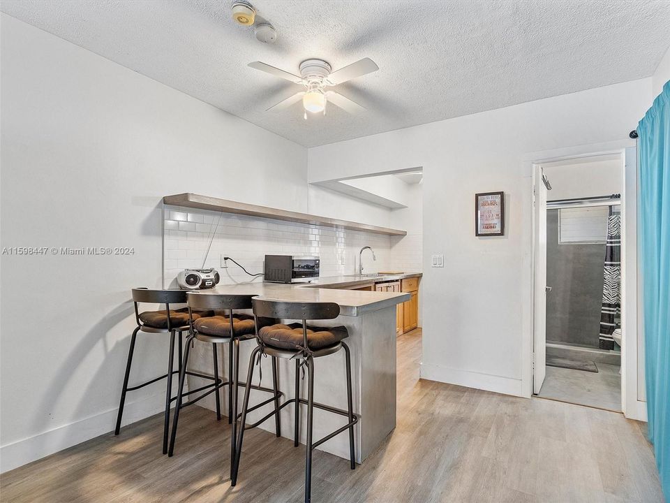 For Sale: $225,000 (1 beds, 1 baths, 440 Square Feet)