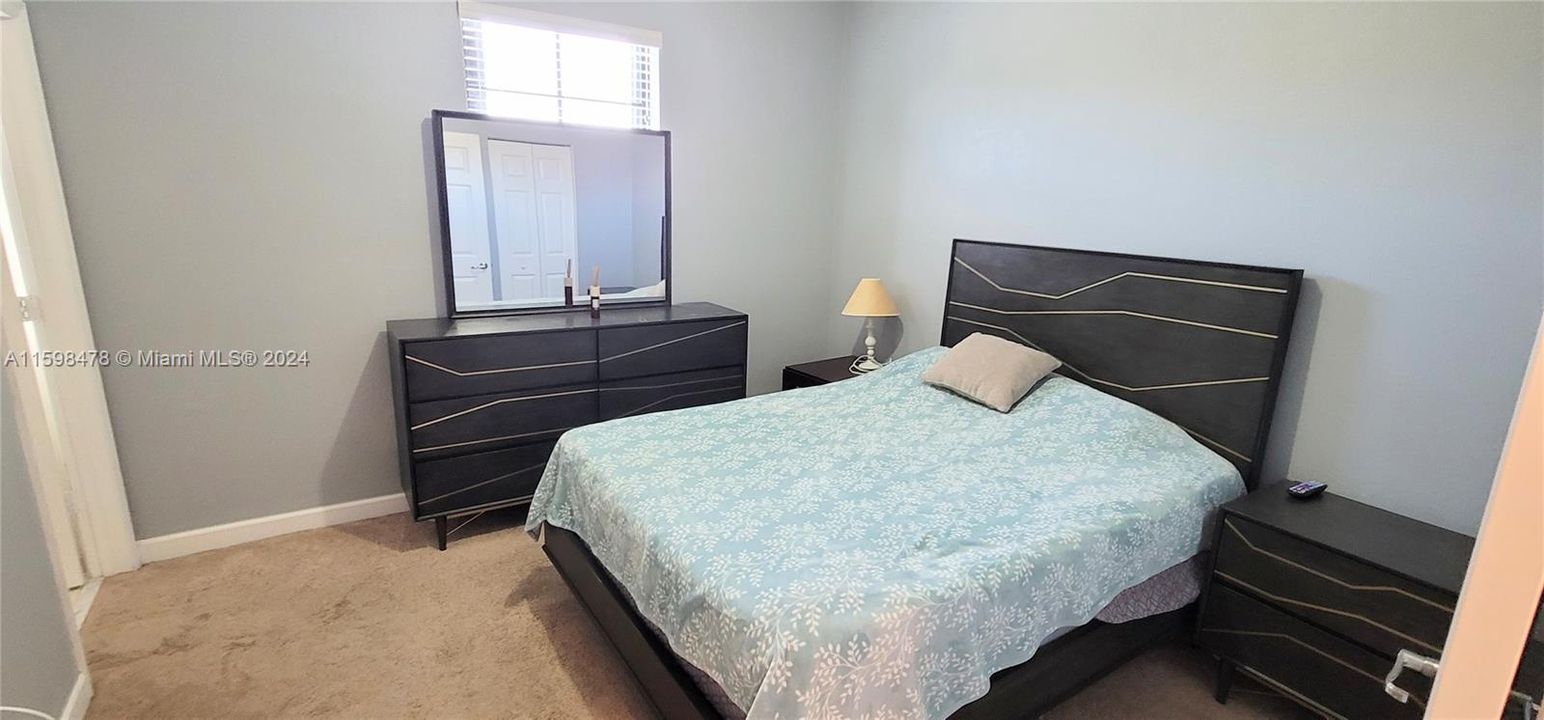 Active With Contract: $2,550 (2 beds, 2 baths, 1422 Square Feet)