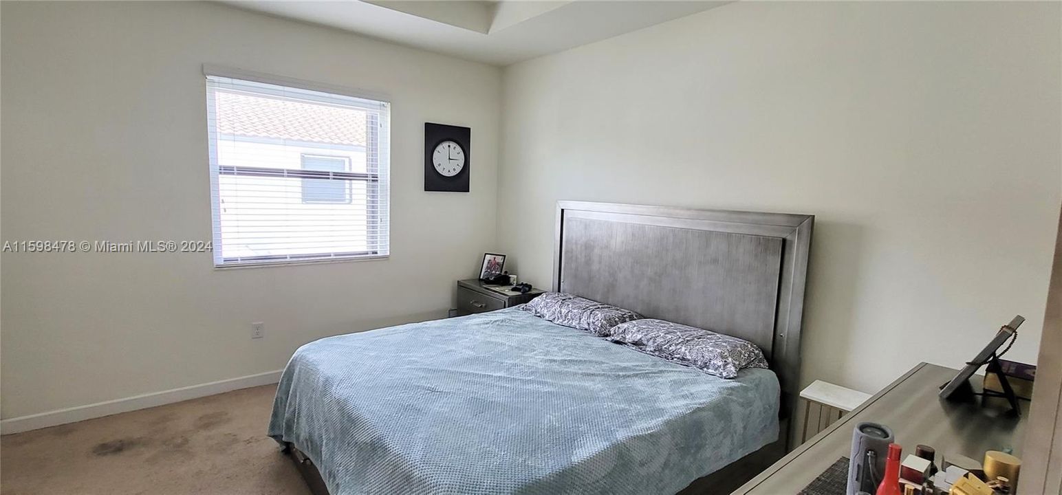 Active With Contract: $2,550 (2 beds, 2 baths, 1422 Square Feet)