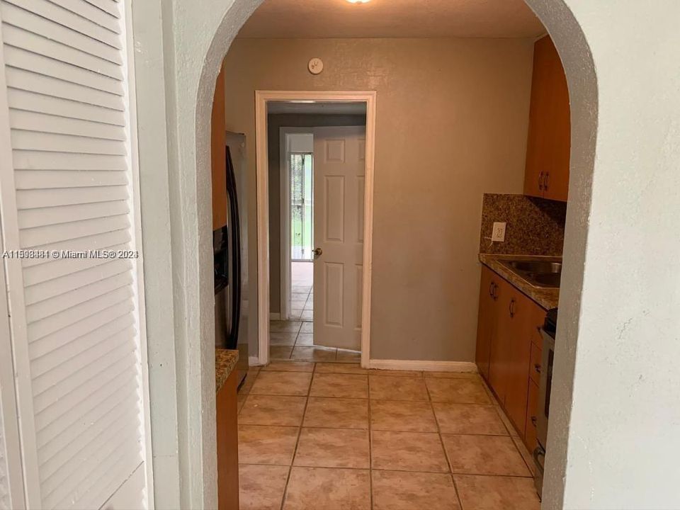 Active With Contract: $3,500 (4 beds, 2 baths, 1518 Square Feet)