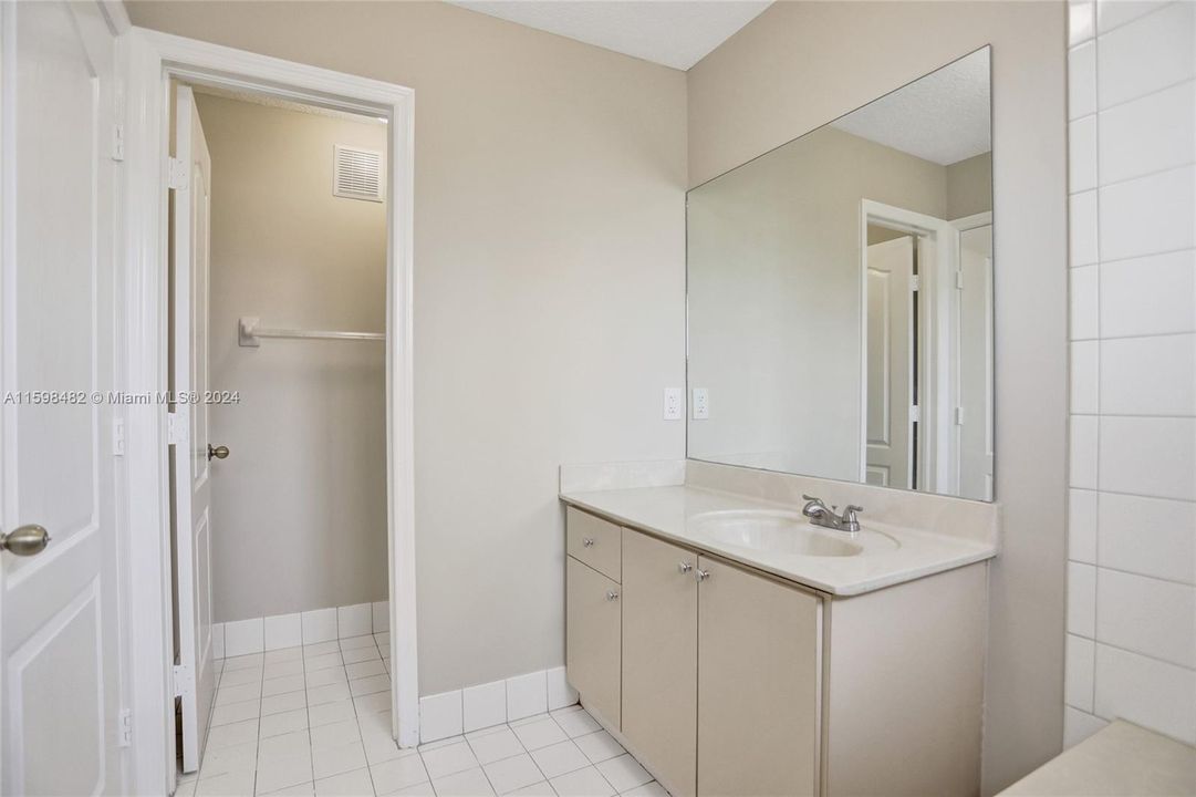 Active With Contract: $499,900 (3 beds, 2 baths, 1508 Square Feet)