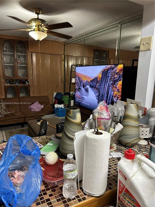 Recently Sold: $459,000 (3 beds, 2 baths, 1378 Square Feet)