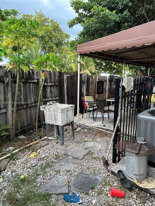 Recently Sold: $459,000 (3 beds, 2 baths, 1378 Square Feet)