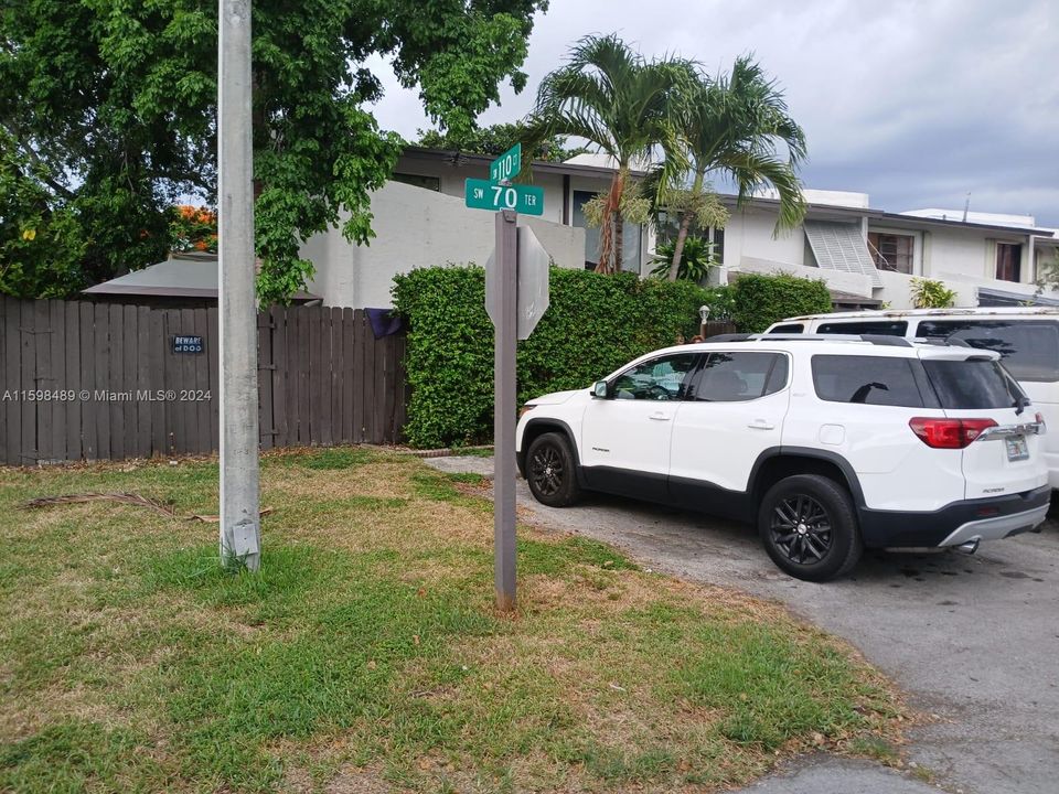 Recently Sold: $459,000 (3 beds, 2 baths, 1378 Square Feet)