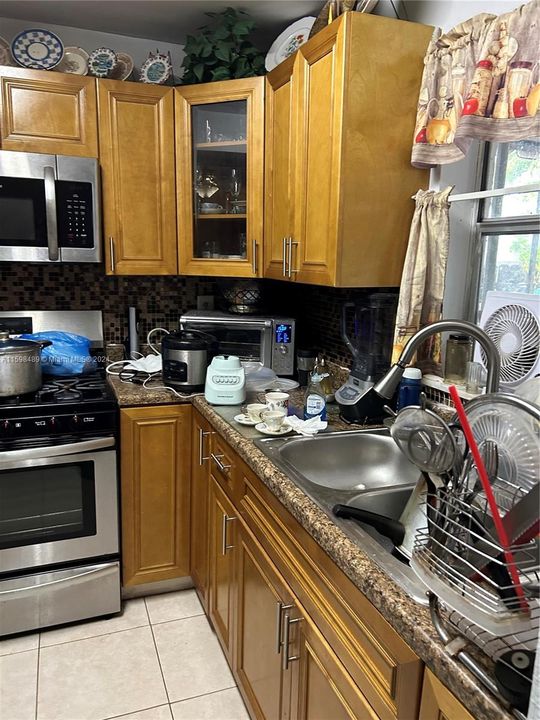 Recently Sold: $459,000 (3 beds, 2 baths, 1378 Square Feet)