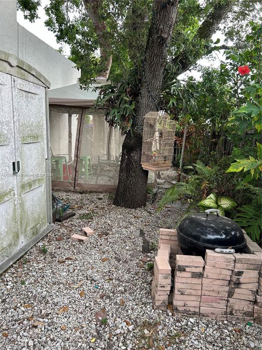 Recently Sold: $459,000 (3 beds, 2 baths, 1378 Square Feet)