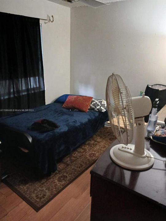 Recently Sold: $459,000 (3 beds, 2 baths, 1378 Square Feet)