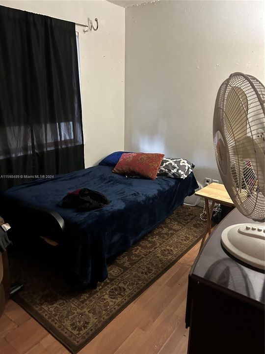 Recently Sold: $459,000 (3 beds, 2 baths, 1378 Square Feet)