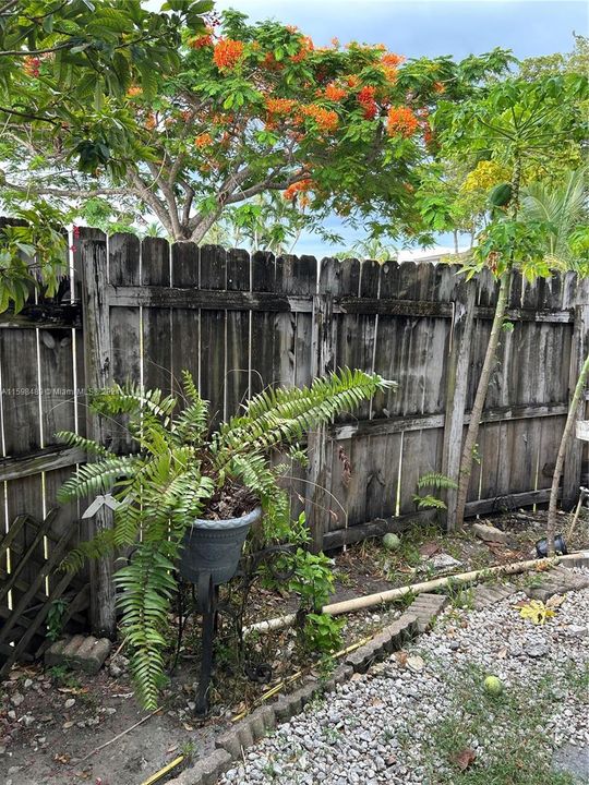 Recently Sold: $459,000 (3 beds, 2 baths, 1378 Square Feet)