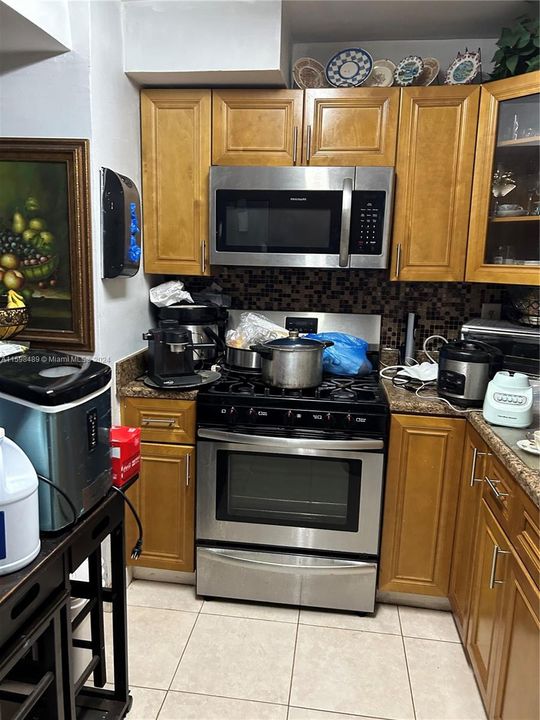 Recently Sold: $459,000 (3 beds, 2 baths, 1378 Square Feet)