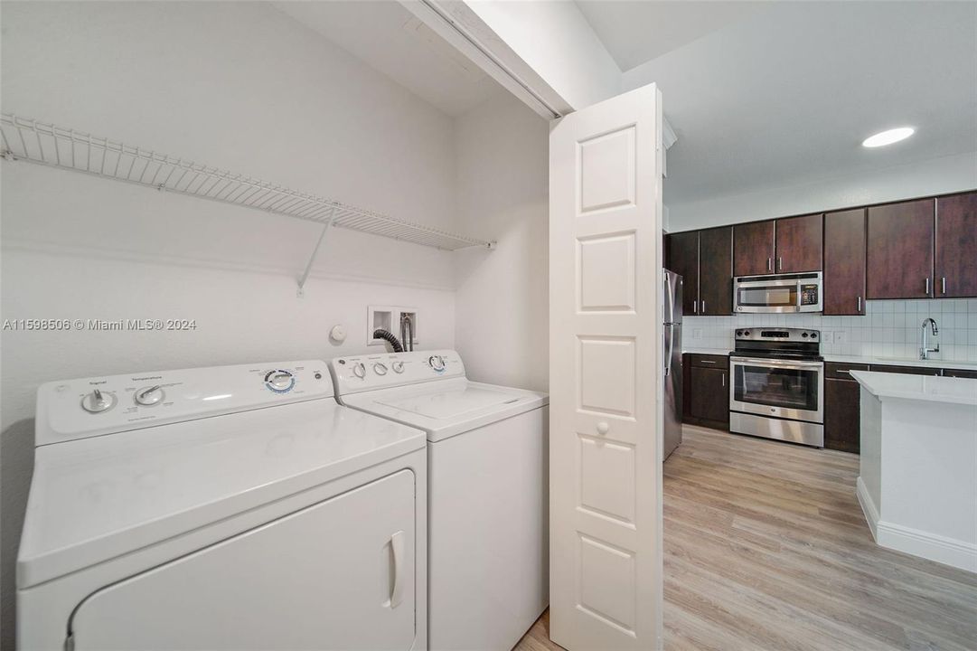 For Rent: $2,132 (1 beds, 1 baths, 778 Square Feet)