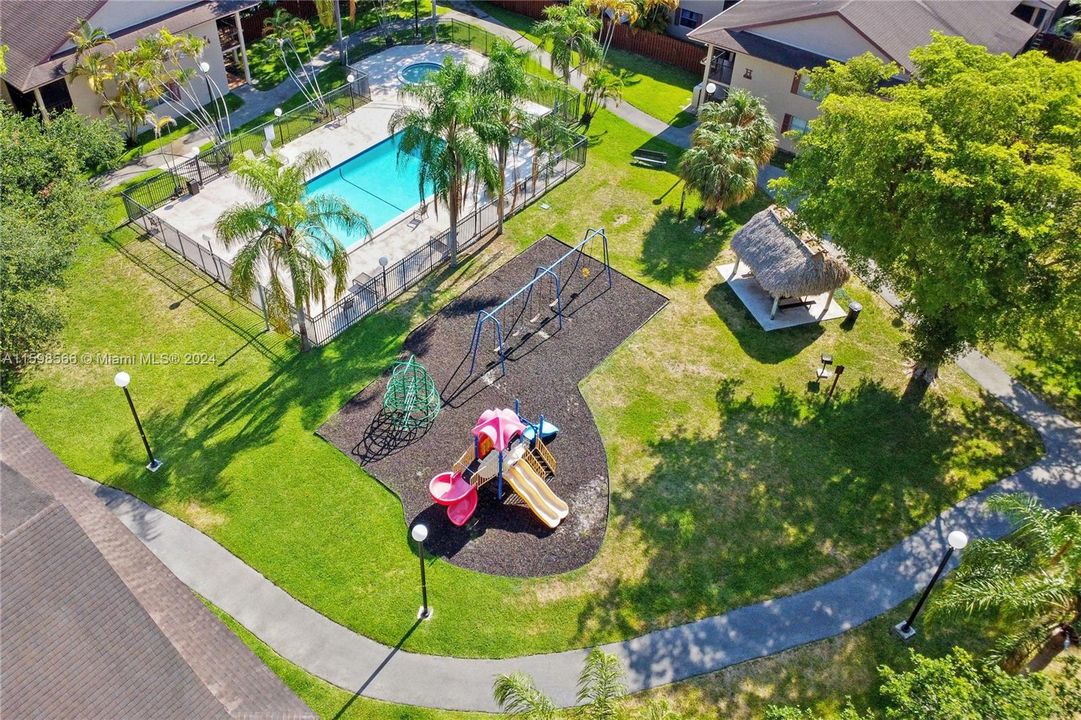 Recently Rented: $2,300 (2 beds, 2 baths, 986 Square Feet)