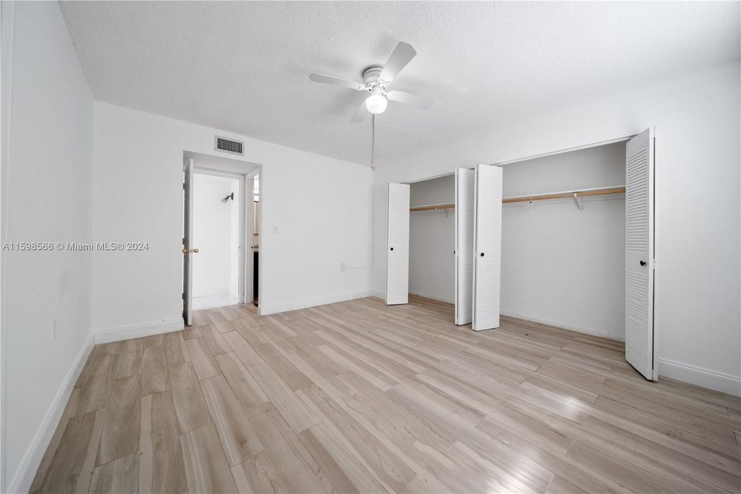 Recently Rented: $2,300 (2 beds, 2 baths, 986 Square Feet)