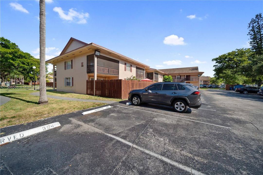 Recently Rented: $2,300 (2 beds, 2 baths, 986 Square Feet)