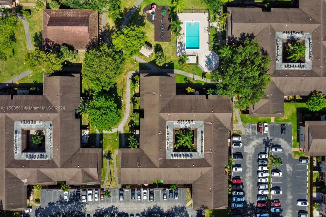 Recently Rented: $2,300 (2 beds, 2 baths, 986 Square Feet)