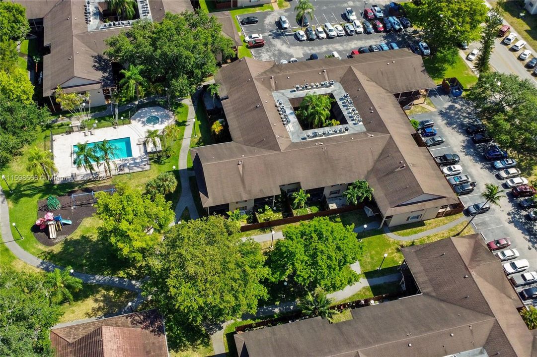 Recently Rented: $2,300 (2 beds, 2 baths, 986 Square Feet)