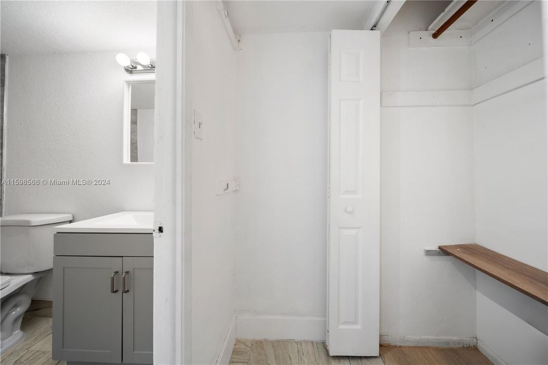 Recently Rented: $2,300 (2 beds, 2 baths, 986 Square Feet)