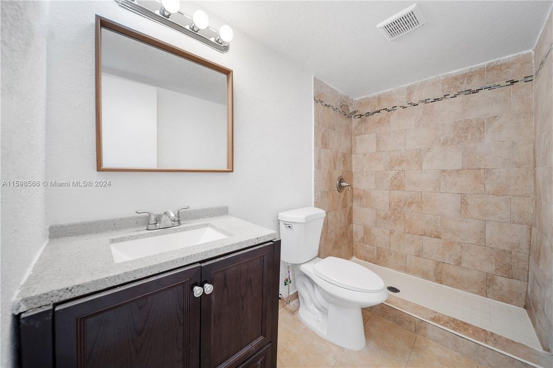 Recently Rented: $2,300 (2 beds, 2 baths, 986 Square Feet)