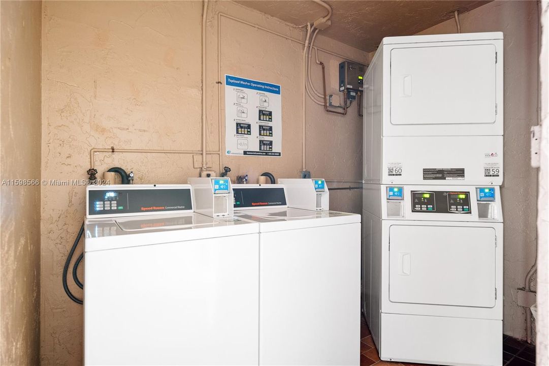 Recently Rented: $2,300 (2 beds, 2 baths, 986 Square Feet)