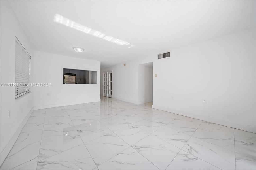 Recently Rented: $2,300 (2 beds, 2 baths, 986 Square Feet)