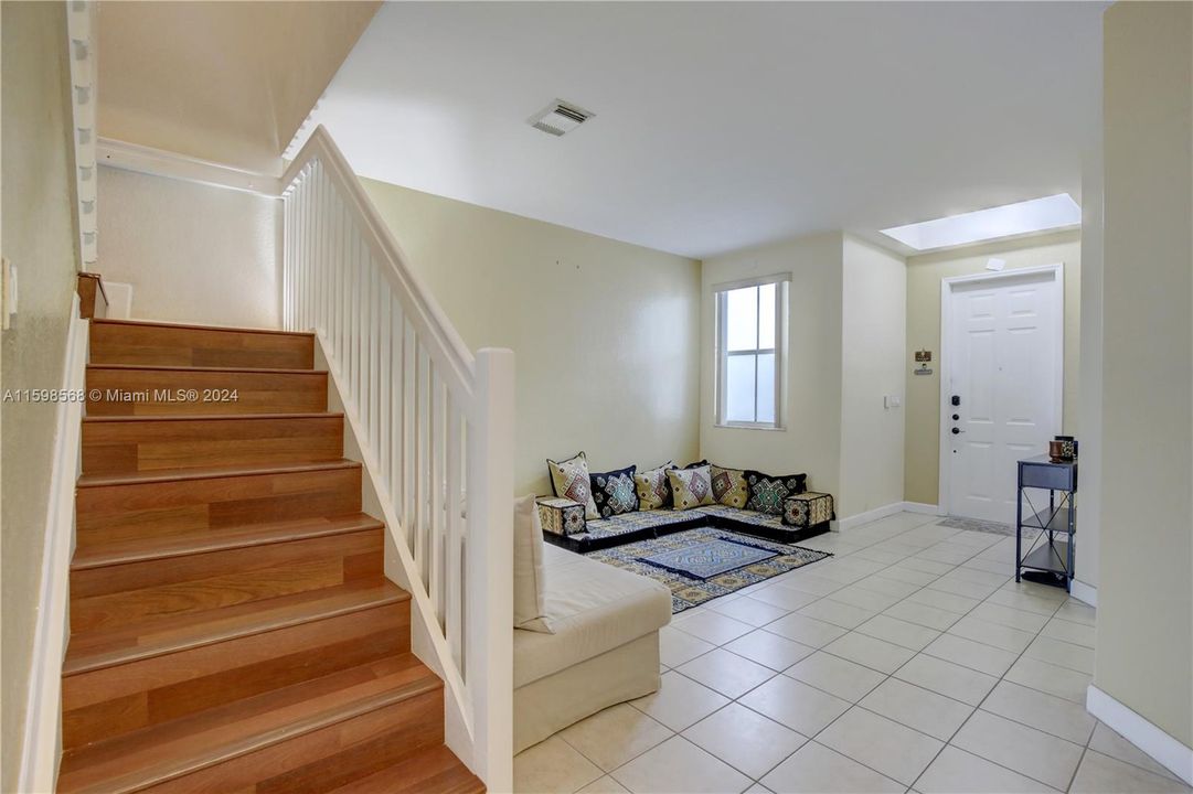 Active With Contract: $549,000 (3 beds, 2 baths, 1690 Square Feet)