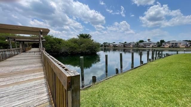 Recently Rented: $2,275 (2 beds, 2 baths, 1075 Square Feet)