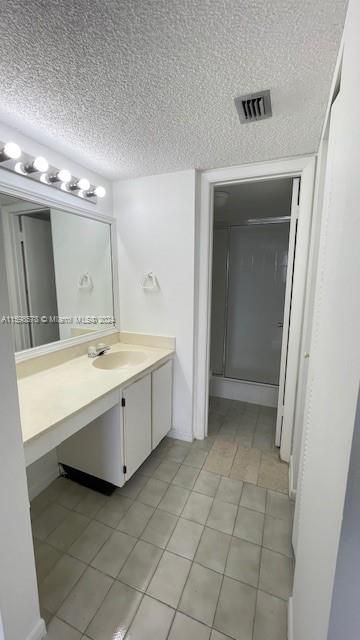 Recently Rented: $2,275 (2 beds, 2 baths, 1075 Square Feet)