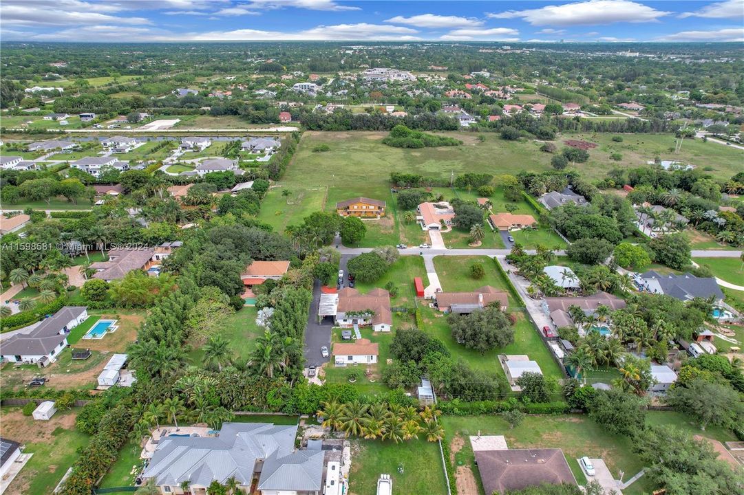 For Sale: $1,950,000 (5 beds, 3 baths, 3132 Square Feet)