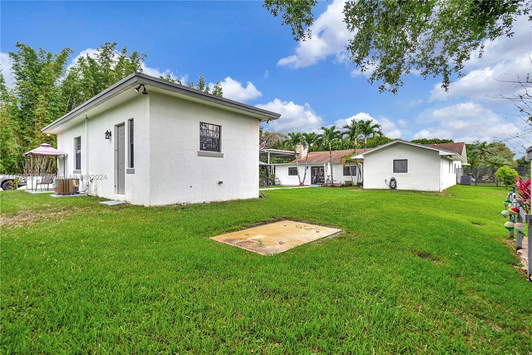 For Sale: $1,950,000 (5 beds, 3 baths, 3132 Square Feet)