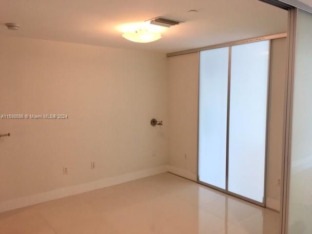 Recently Rented: $2,950 (1 beds, 1 baths, 779 Square Feet)