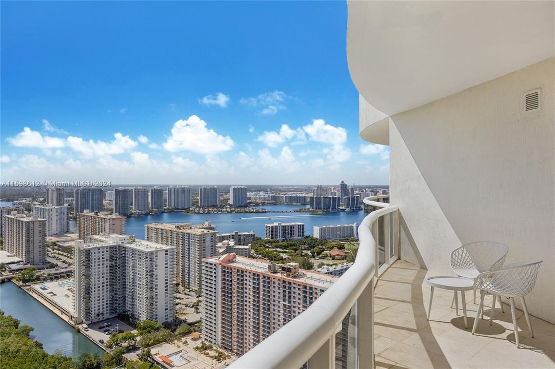 Active With Contract: $7,000 (2 beds, 2 baths, 1886 Square Feet)