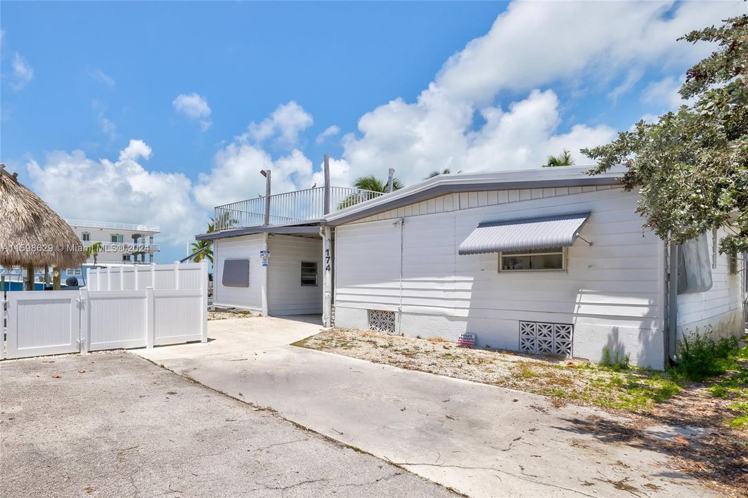 For Sale: $1,989,000 (3 beds, 2 baths, 1648 Square Feet)