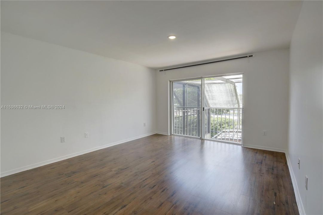 Active With Contract: $4,000 (3 beds, 2 baths, 1898 Square Feet)