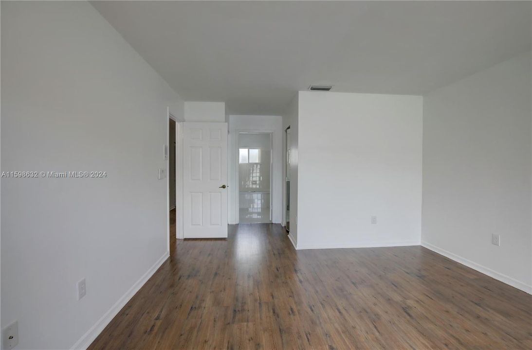 Active With Contract: $4,000 (3 beds, 2 baths, 1898 Square Feet)