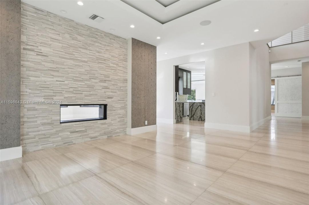 Под контрактом: $5,275,000 (5 спален, 3 ванн, 4858 Квадратных фут)