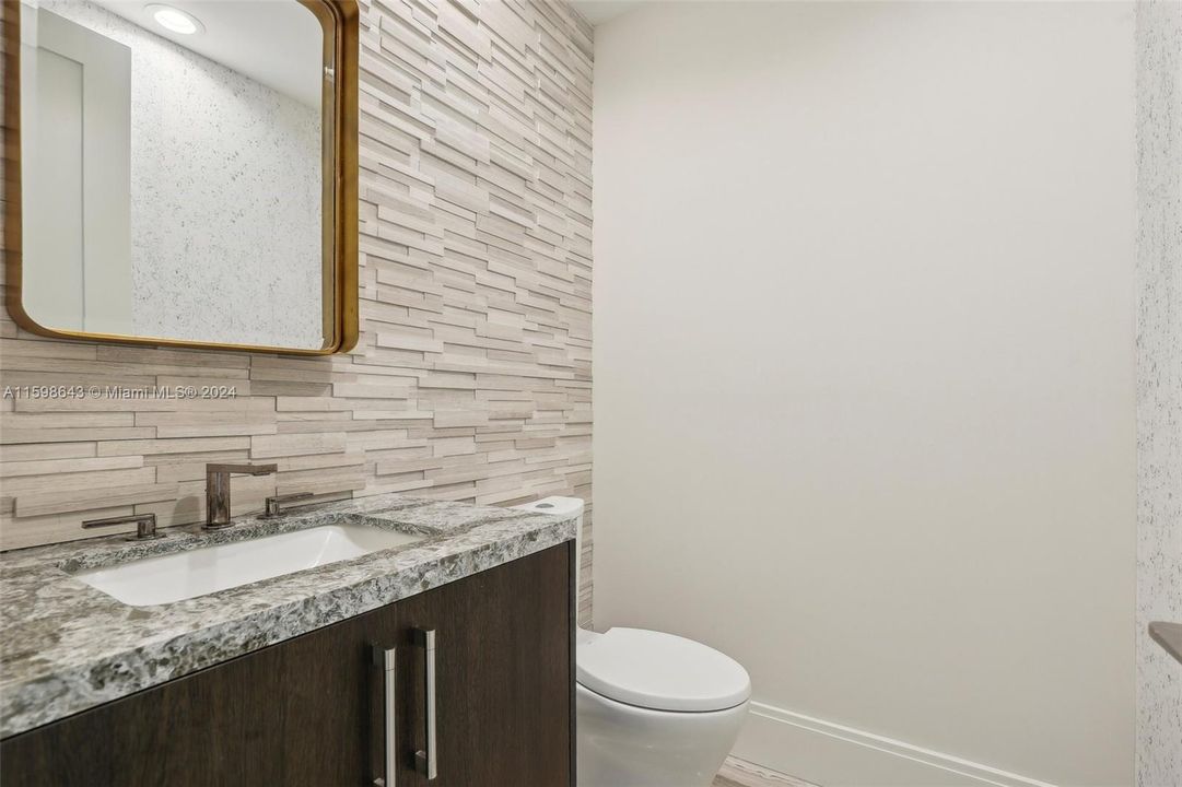 Под контрактом: $5,275,000 (5 спален, 3 ванн, 4858 Квадратных фут)