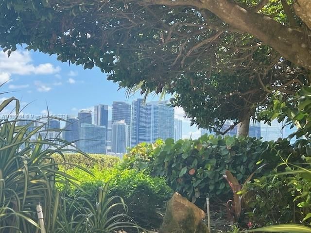 Recently Rented: $3,200 (1 beds, 1 baths, 850 Square Feet)