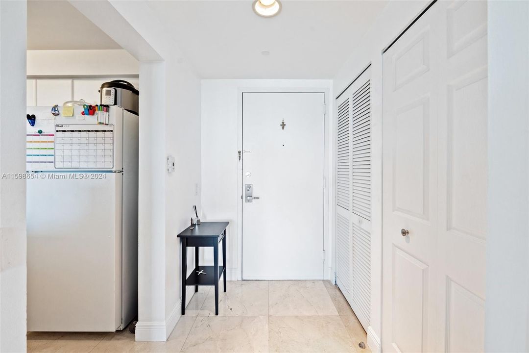 Recently Rented: $3,200 (1 beds, 1 baths, 850 Square Feet)