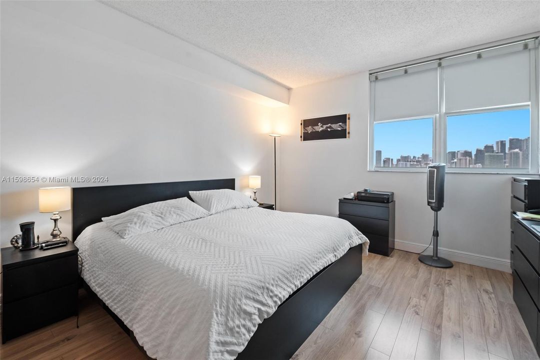 Recently Rented: $3,200 (1 beds, 1 baths, 850 Square Feet)