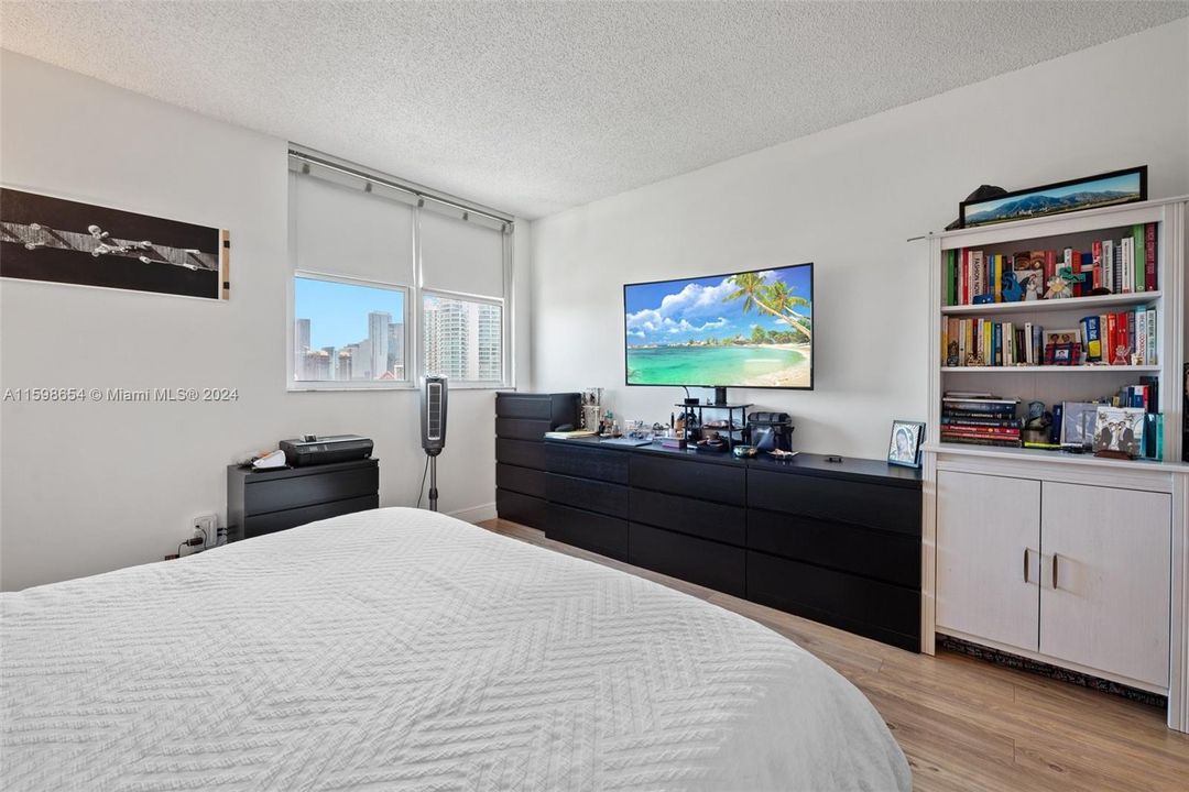 Recently Rented: $3,200 (1 beds, 1 baths, 850 Square Feet)