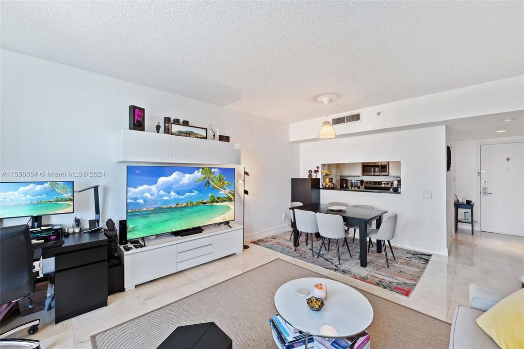 Recently Rented: $3,200 (1 beds, 1 baths, 850 Square Feet)