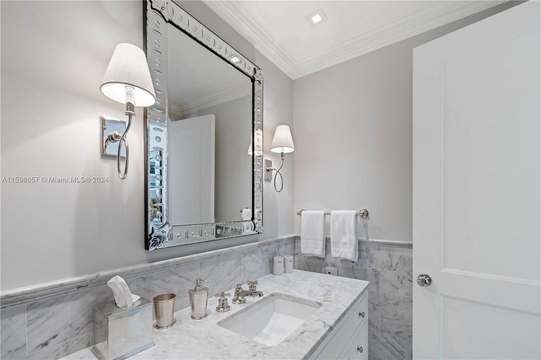 Recently Sold: $6,200,000 (3 beds, 3 baths, 3011 Square Feet)