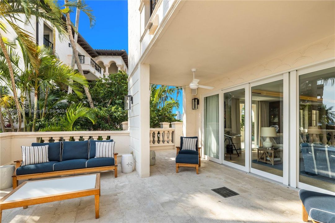 Recently Sold: $6,200,000 (3 beds, 3 baths, 3011 Square Feet)