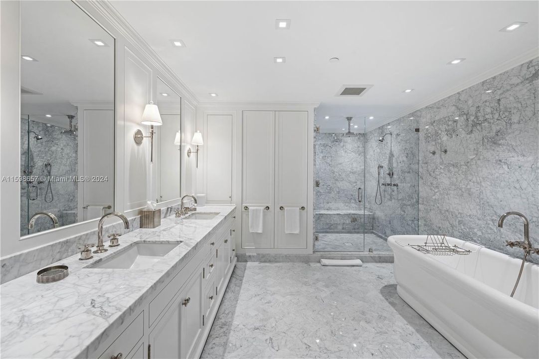 Recently Sold: $6,200,000 (3 beds, 3 baths, 3011 Square Feet)